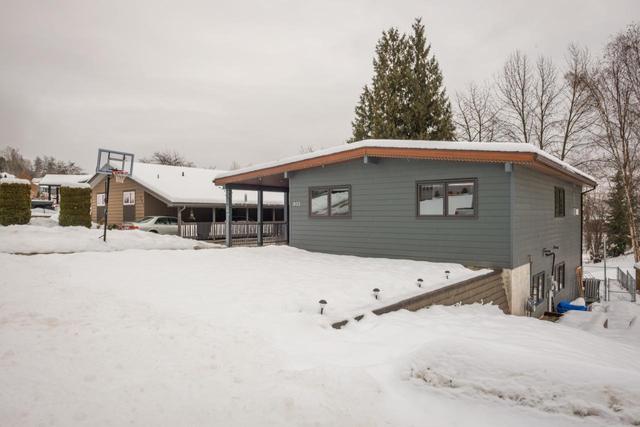 905 8th Street, House detached with 4 bedrooms, 3 bathrooms and null parking in Montrose BC | Image 43