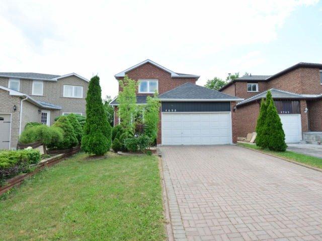 4698 Rosebush Rd, House detached with 3 bedrooms, 3 bathrooms and 4 parking in Mississauga ON | Image 1