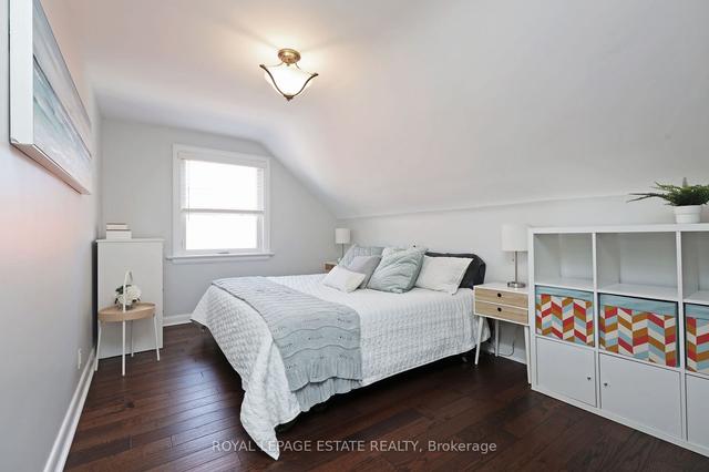 86 Sharpe St, House detached with 2 bedrooms, 2 bathrooms and 2 parking in Toronto ON | Image 8