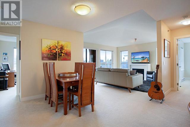 412 - 1093 Sunset Drive, Condo with 3 bedrooms, 2 bathrooms and 1 parking in Kelowna BC | Image 12