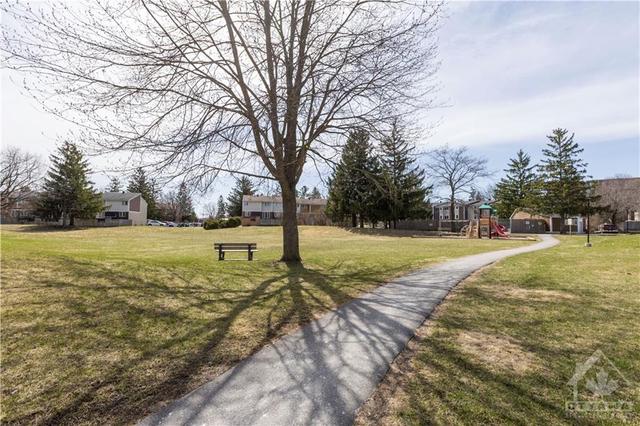 122 Salter Crescent, Townhouse with 3 bedrooms, 2 bathrooms and 1 parking in Ottawa ON | Image 24