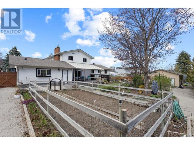 2401 Crestview Road, House detached with 5 bedrooms, 4 bathrooms and 5 parking in West Kelowna BC | Image 61