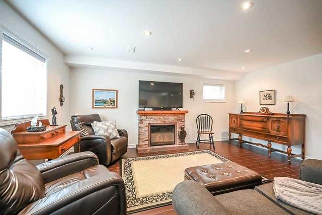 36 Oakhaven Pl, Townhouse with 3 bedrooms, 3 bathrooms and 2 parking in Hamilton ON | Image 18