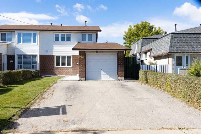7198 Delmonte Cres, House semidetached with 3 bedrooms, 3 bathrooms and 5 parking in Mississauga ON | Image 1