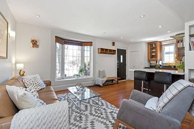 50 South Kingsway, House detached with 3 bedrooms, 2 bathrooms and 4 parking in Toronto ON | Image 2