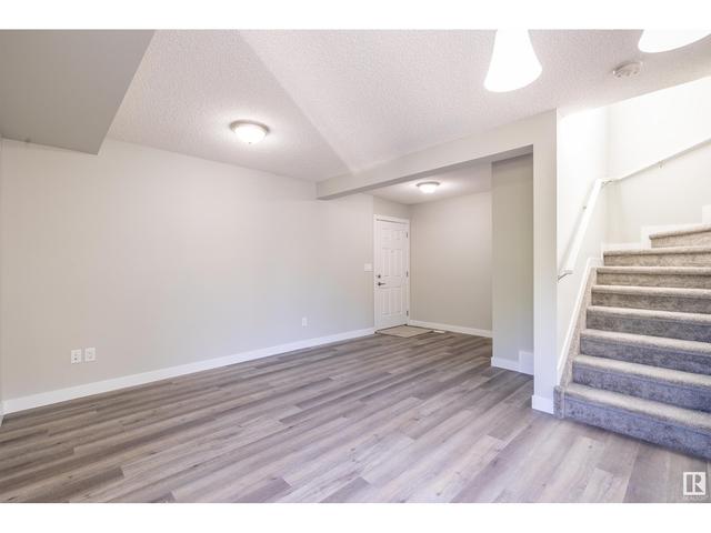 11246 92 St Nw, House semidetached with 3 bedrooms, 2 bathrooms and 2 parking in Edmonton AB | Image 11