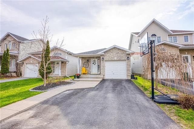926 Bluffwood Avenue, House detached with 2 bedrooms, 2 bathrooms and null parking in Kingston ON | Image 23