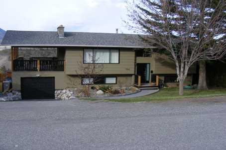 1324 Belair Dr, House detached with 2 bedrooms, 2 bathrooms and 3 parking in Kamloops BC | Card Image