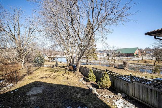 4 Peel St, House detached with 3 bedrooms, 2 bathrooms and 4 parking in Kawartha Lakes ON | Image 22