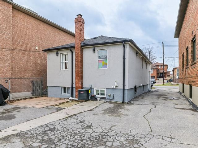 53 Regent Rd, House detached with 3 bedrooms, 4 bathrooms and 3 parking in Toronto ON | Image 19