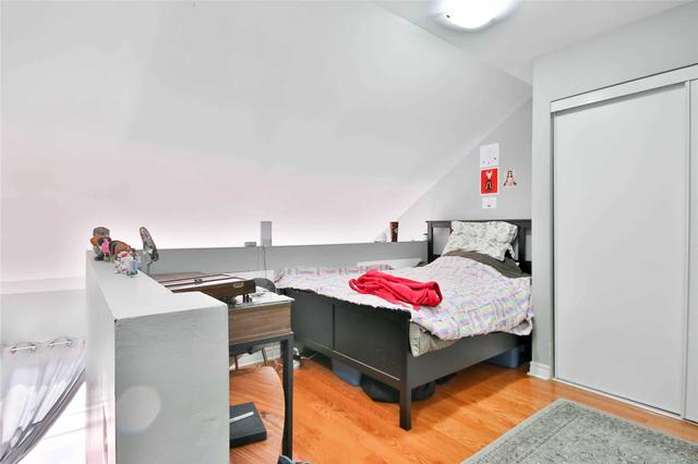 686 Gerrard St E, House attached with 3 bedrooms, 4 bathrooms and 0 parking in Toronto ON | Image 17