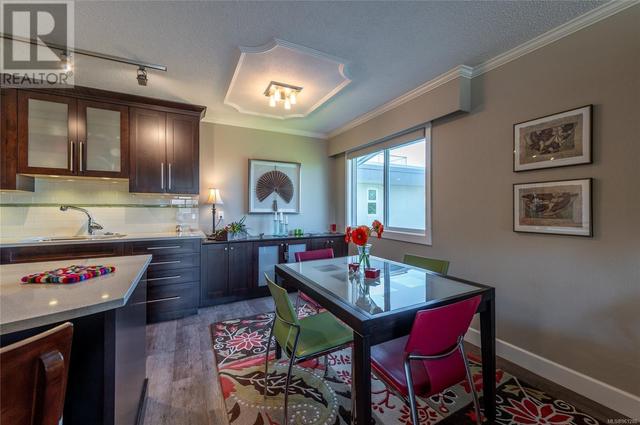 405 - 25 Government St, Condo with 2 bedrooms, 1 bathrooms and 1 parking in Victoria BC | Image 11