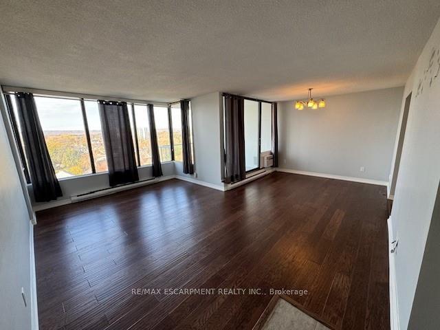 1205 - 75 Queen St N, Condo with 2 bedrooms, 1 bathrooms and 1 parking in Hamilton ON | Image 4