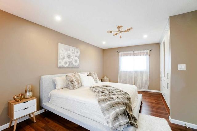 2 Cantrill Crt, House detached with 3 bedrooms, 3 bathrooms and 5 parking in Brampton ON | Image 9
