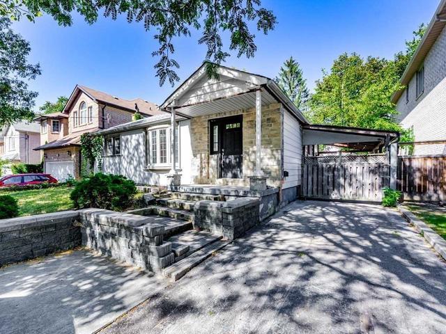 204 Alfred Ave, House detached with 3 bedrooms, 2 bathrooms and 5 parking in Toronto ON | Image 12