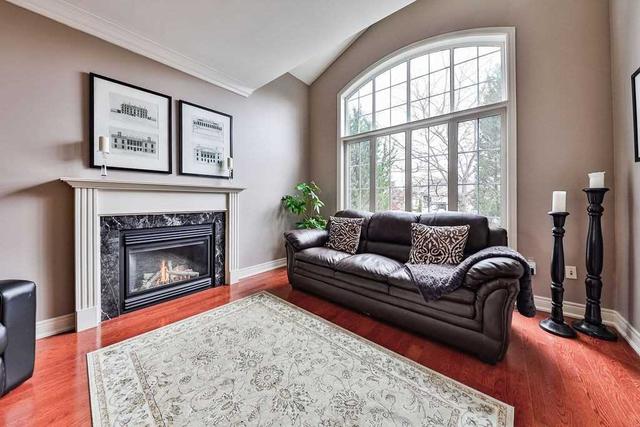 143 Weaver Crt, House detached with 5 bedrooms, 5 bathrooms and 10 parking in Vaughan ON | Image 3