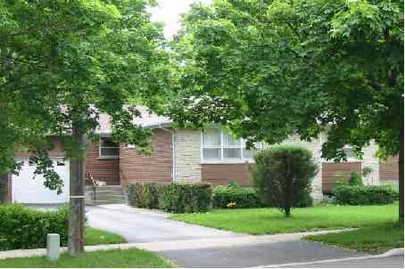 79 Maxome Ave, House detached with 3 bedrooms, 2 bathrooms and 4 parking in Toronto ON | Image 1