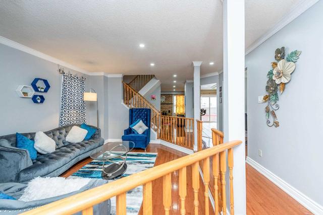 348 Laurentian Ave, House detached with 3 bedrooms, 4 bathrooms and 4 parking in Mississauga ON | Image 34
