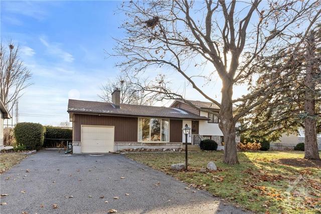 16 Hillmount Crescent, House detached with 4 bedrooms, 2 bathrooms and 6 parking in Ottawa ON | Image 1