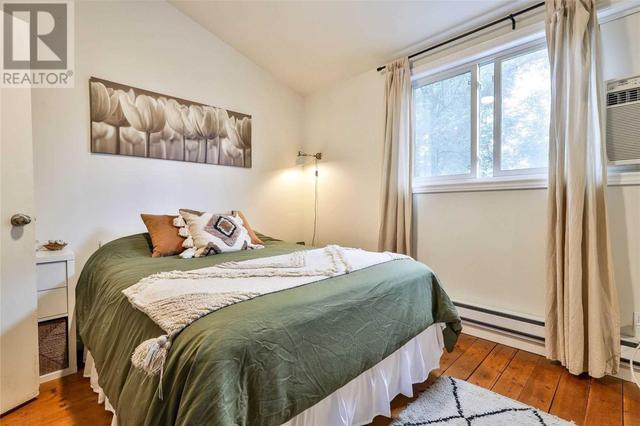 15 - 32 Curzon St, House attached with 3 bedrooms, 1 bathrooms and 1 parking in Toronto ON | Image 11