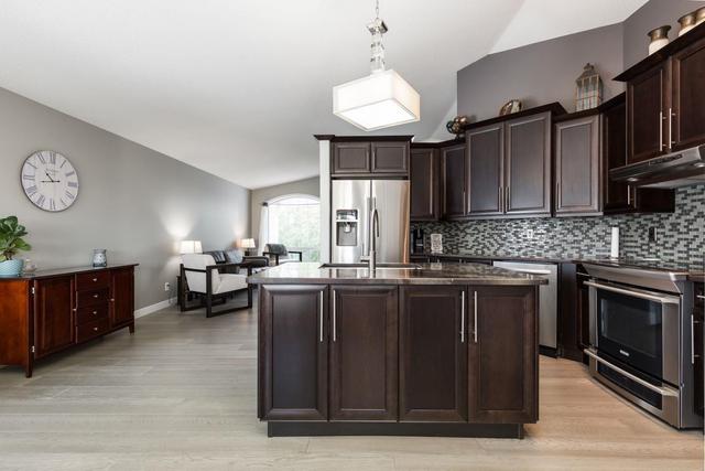 14 Heritage Circle W, House detached with 4 bedrooms, 3 bathrooms and 5 parking in Lethbridge AB | Image 14