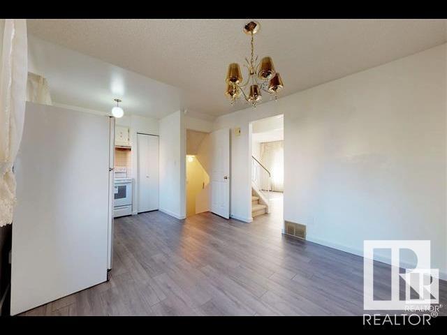 16214 109 St Nw, House attached with 3 bedrooms, 1 bathrooms and null parking in Edmonton AB | Image 4