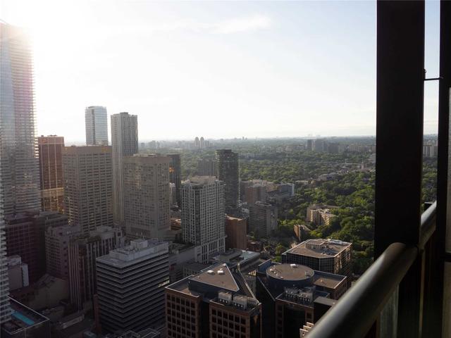 4704 - 101 Charles St E, Condo with 2 bedrooms, 2 bathrooms and 1 parking in Toronto ON | Image 16