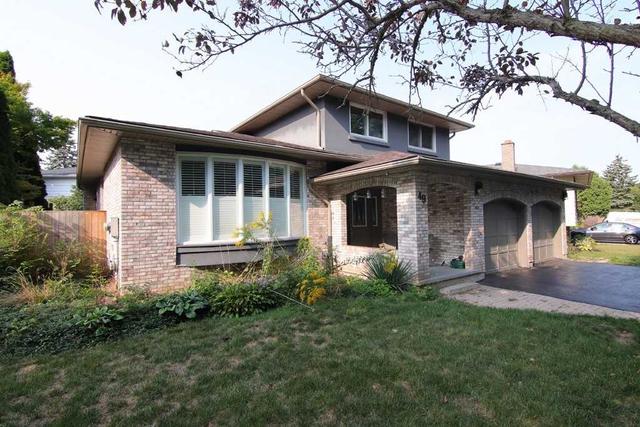 49 Royal Oak Dr, House detached with 3 bedrooms, 3 bathrooms and 6 parking in St. Catharines ON | Image 1