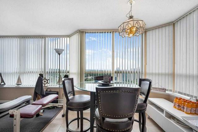 1410 - 33 Weldrick Rd E, Condo with 2 bedrooms, 2 bathrooms and 1 parking in Richmond Hill ON | Image 3
