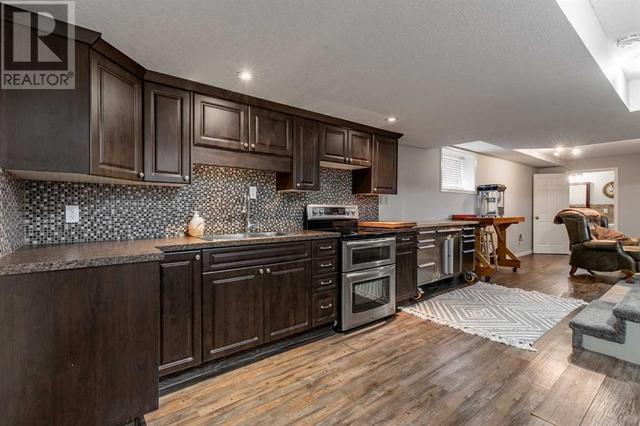 280025 Twp Rd 43, House detached with 5 bedrooms, 3 bathrooms and null parking in Cardston County AB | Image 30