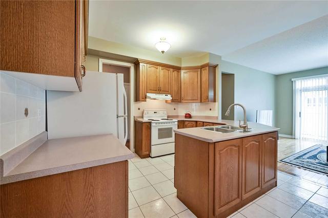 18 Alba Ave, House detached with 2 bedrooms, 3 bathrooms and 4 parking in Vaughan ON | Image 3