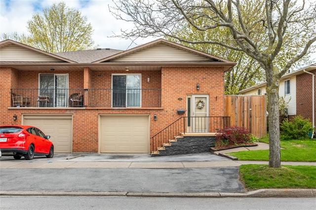 6141 Wildrose Crescent, House semidetached with 4 bedrooms, 2 bathrooms and 1 parking in Niagara Falls ON | Image 1