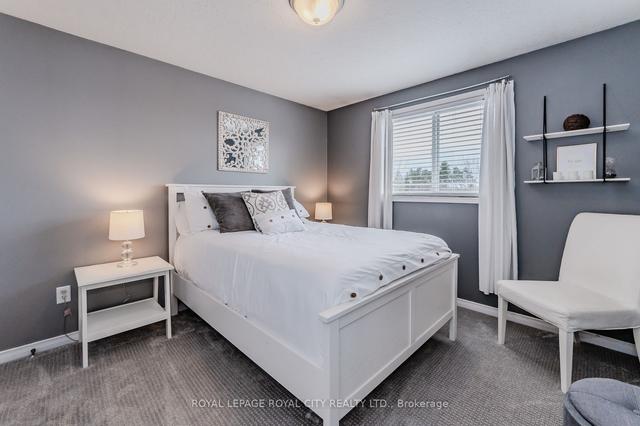 154 Silurian Dr, House detached with 6 bedrooms, 3 bathrooms and 4 parking in Guelph ON | Image 13