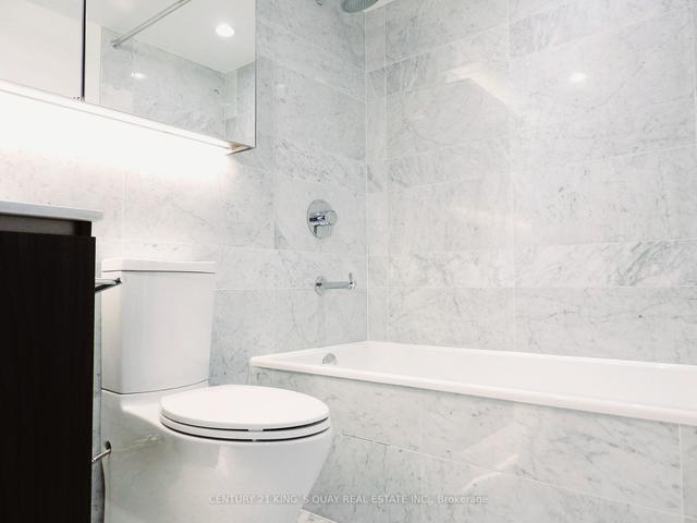 3007 - 17 Bathurst St, Condo with 1 bedrooms, 1 bathrooms and 0 parking in Toronto ON | Image 6