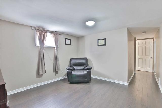 10 Hatfield Cres, House detached with 3 bedrooms, 2 bathrooms and 4 parking in Toronto ON | Image 13