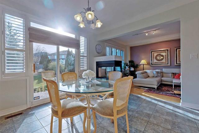 54 Dunblane Ave, House detached with 4 bedrooms, 5 bathrooms and 6 parking in Vaughan ON | Image 3