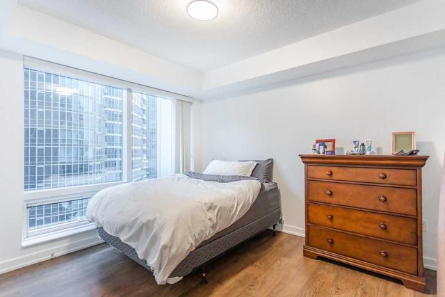 2005 - 10 York St, Condo with 2 bedrooms, 2 bathrooms and 1 parking in Toronto ON | Image 21