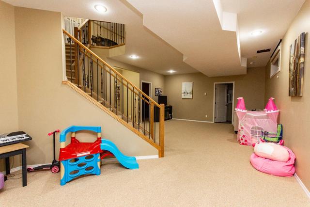 100 Inglewood Drive, House detached with 4 bedrooms, 3 bathrooms and 2 parking in Red Deer AB | Image 17