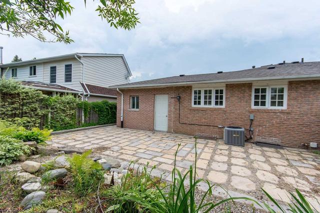 14 Mandarin Cres, House semidetached with 3 bedrooms, 2 bathrooms and 5 parking in Brampton ON | Image 19