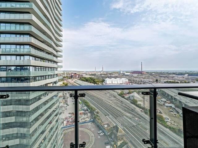2204 - 70 Distillery Lane, Condo with 1 bedrooms, 1 bathrooms and 1 parking in Toronto ON | Image 9