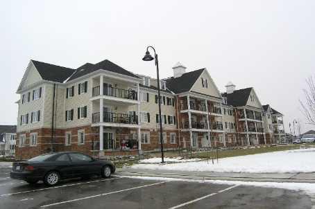 103 - 55 Shipway Ave, Condo with 2 bedrooms, 1 bathrooms and 1 parking in Clarington ON | Image 1