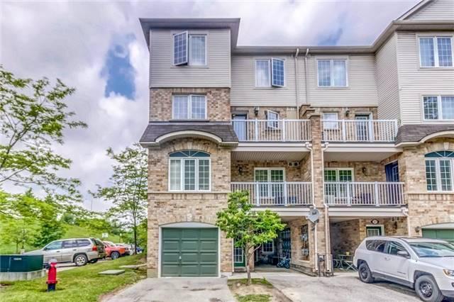 40 - 42 Pinery Tr, Townhouse with 3 bedrooms, 2 bathrooms and 1 parking in Toronto ON | Image 1