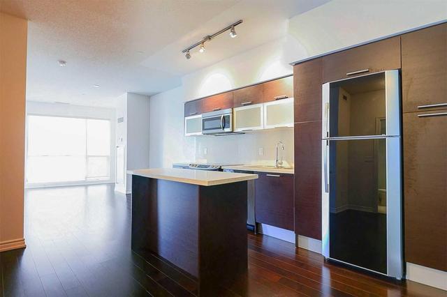 5704 - 386 Yonge St, Condo with 2 bedrooms, 2 bathrooms and 1 parking in Toronto ON | Image 10