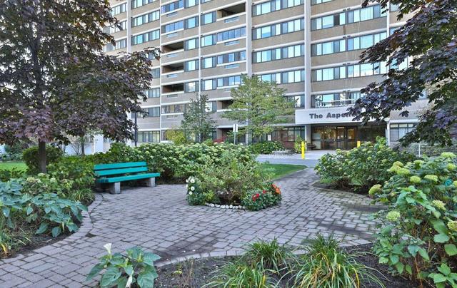 1403 - 50 Elm Dr, Condo with 2 bedrooms, 1 bathrooms and 1 parking in Mississauga ON | Image 16
