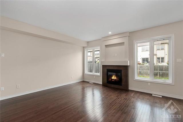 2218 Nantes Street, Townhouse with 3 bedrooms, 3 bathrooms and 3 parking in Ottawa ON | Image 16