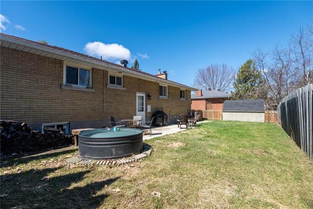 7 Albert Street, House detached with 4 bedrooms, 2 bathrooms and 3 parking in Petawawa ON | Image 3