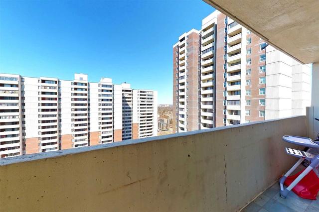 2704 - 5 Massey Sq, Condo with 2 bedrooms, 1 bathrooms and 0 parking in Toronto ON | Image 14