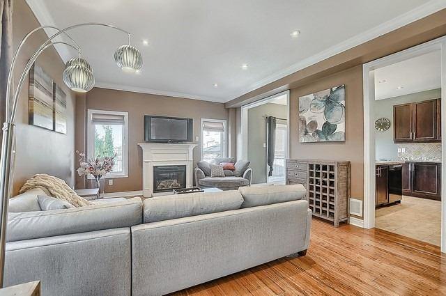 465 Woodspring Ave, House detached with 3 bedrooms, 4 bathrooms and 2 parking in Newmarket ON | Image 3