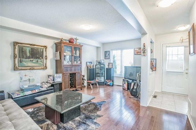 154 Gas Lamp Lane, House semidetached with 3 bedrooms, 2 bathrooms and 2 parking in Markham ON | Image 11
