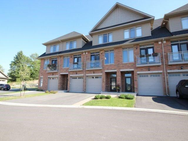 104 Lionel Pt, House attached with 2 bedrooms, 3 bathrooms and 1 parking in Ottawa ON | Image 1